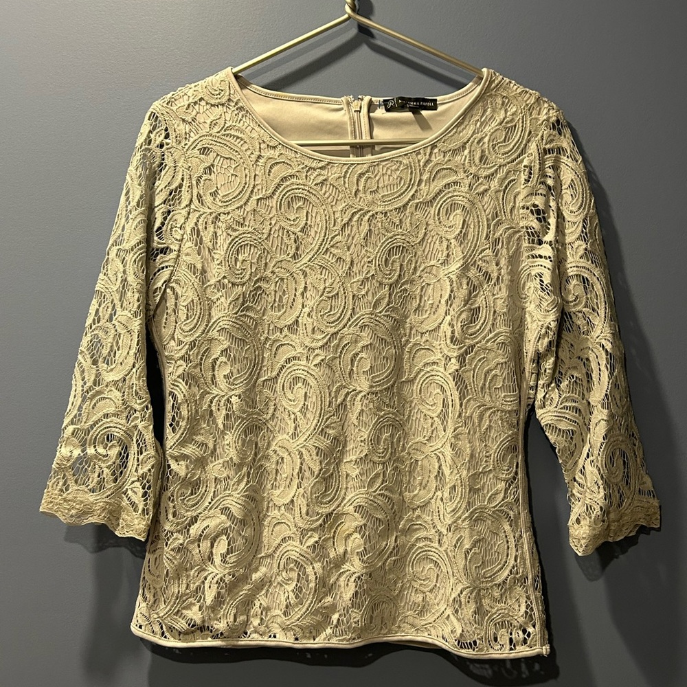 ADRIANNA PAPELL GreyLace Blouse